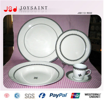 Heißes verkaufendes weißes Porzellan mit einfacher Abziehbild-Salatteller